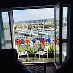 Waterfront 아파트 *