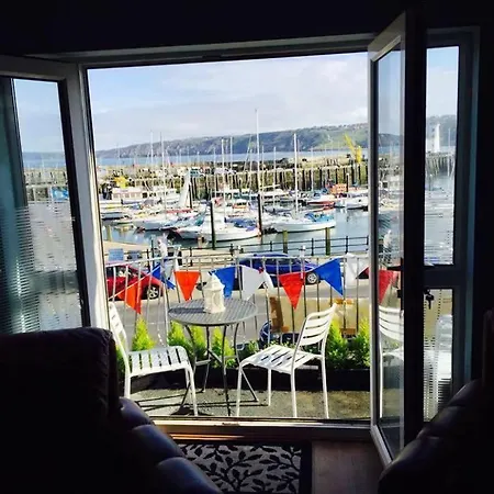 Waterfront Apartment *