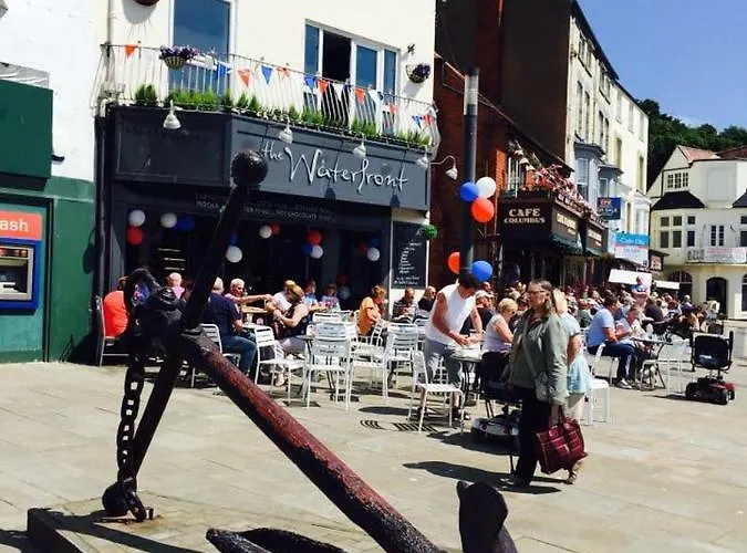 Waterfront アパート *