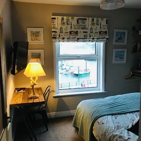 Waterfront Apartment *